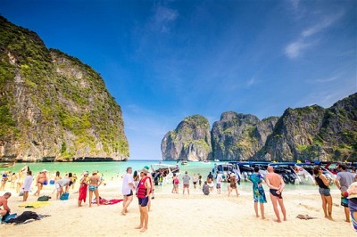 Du lịch Thái Lan đầu hè với bãi cát mịn và biển xanh Du lịch Thái Lan đầu hè với bãi cát mịn và biển xanh