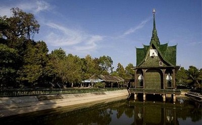 Du lịch Thái Lan: Ngắm ngôi chùa bằng vỏ chai độc đáo ở Thái Lan Du lịch Thái Lan: Ngắm ngôi chùa bằng vỏ chai độc đáo ở Thái Lan
