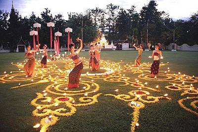 Ngày hội cày bừa và lễ hội pháo thăng thiên ở Thái Lan