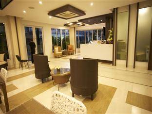 April Suites Pattaya cách trung tâm thành phố 1 km