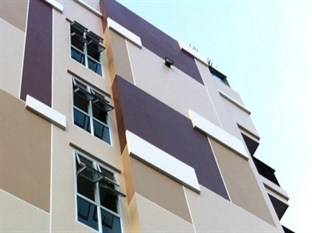 April Suites Pattaya cách trung tâm thành phố 1 km