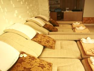 Aspery Hotel tọa lạc ở trung tâm biển Patong sôi động