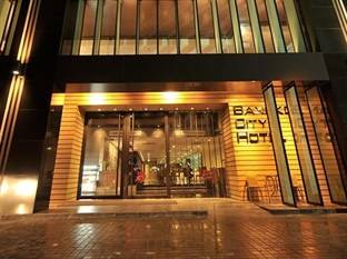 Bangkok City Hotel nằm trong khu lân cận với các địa điểm tham quan nổi tiếng của thành phố