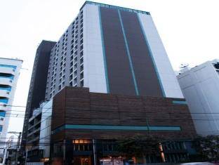 Bangkok City Hotel nằm trong khu lân cận với các địa điểm tham quan nổi tiếng của thành phố