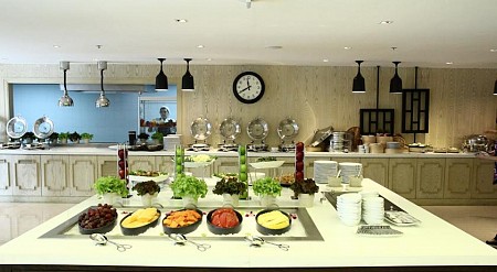 Centra Central Station Thailand khách sạn 4 sao có vị trí tuyệt vời