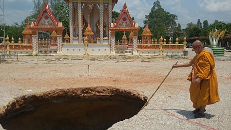 Do quá hạn hán Thái Lan đã xuất hiện hố tử thần