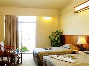 Golden Beach Hotel cách năm phút từ biển Pattaya