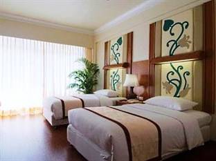 Golden Beach Hotel cách năm phút từ biển Pattaya