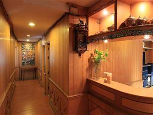 Golden House  tọa lạc tại vị trí lí tưởng ở Siam