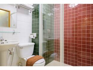 Golden House  tọa lạc tại vị trí lí tưởng ở Siam