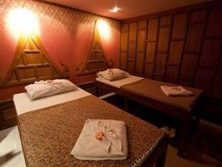 Golden House  tọa lạc tại vị trí lí tưởng ở Siam