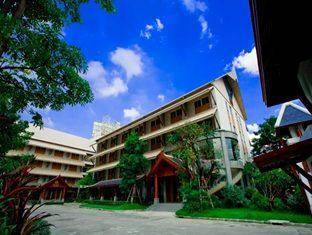 Jolly Suites & Spa Hotel là sự lựa chọn tuyệt vời để nghỉ lại khi đến thành phố Bangkok