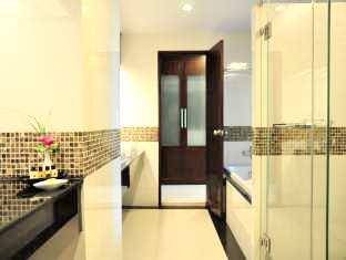 Khách Sạn August Suites Pattaya một khách sạn có vị trí thuận lợi