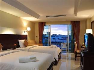Khách Sạn August Suites Pattaya một khách sạn có vị trí thuận lợi