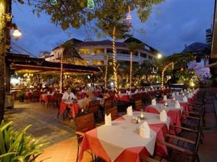 Khách sạn Baan Laimai Beach Resort nơi đẹp yên bình để thư giãn