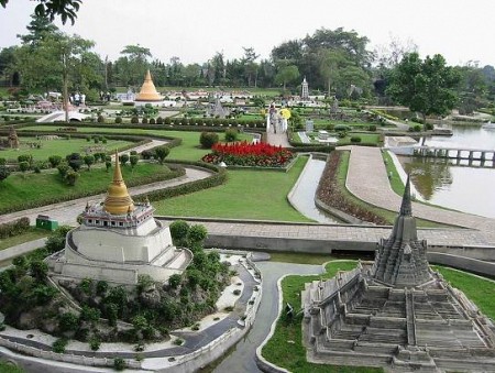 Khám phá công viên thu nhỏ Mini Siam ở Thái Lan