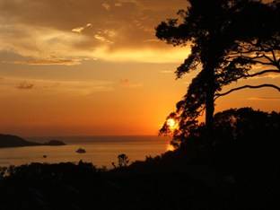 Prince Edouard Resort Tọa lạc ở vị trí đẹp của Patong