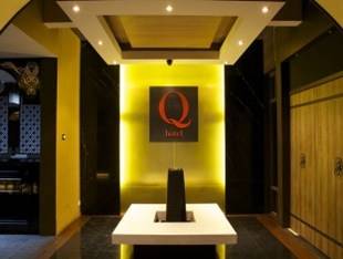 Q Hotel Tọa lạc ở vị trí đẹp của Sukhumvit