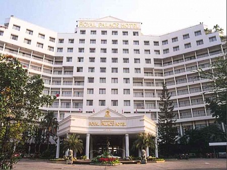 Khách sạn Royal Palace Hotel