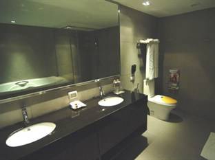 S33 Compact Sukhumvit Hotel hưởng được rất nhiều lợi thế trong nhà hàng