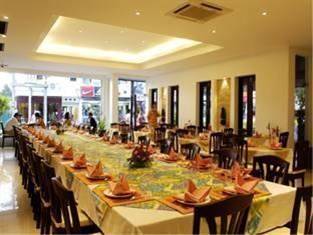 Safari Beach Hotel Nằm ở giữa các hoạt động của bãi biển Patong Phuket