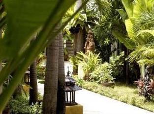 Safari Beach Hotel Nằm ở giữa các hoạt động của bãi biển Patong Phuket