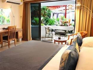 Safari Beach Hotel Nằm ở giữa các hoạt động của bãi biển Patong Phuket