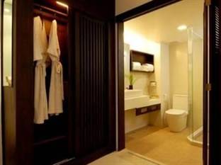 Safari Beach Hotel Nằm ở giữa các hoạt động của bãi biển Patong Phuket