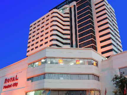 The Royal City Hotel  khách sạn 4 sao có vị trí tại khu thương mai trung tâm