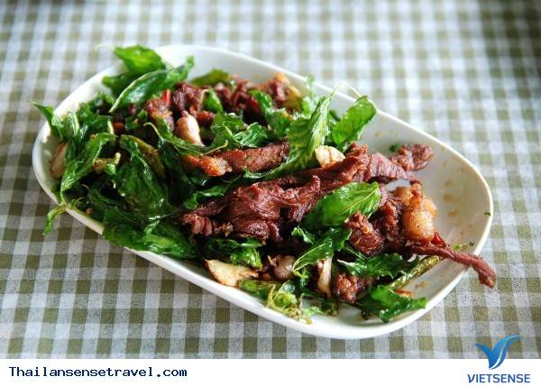 Nuea daet diao kaphrao thot Nuea daet diao kaphrao thot