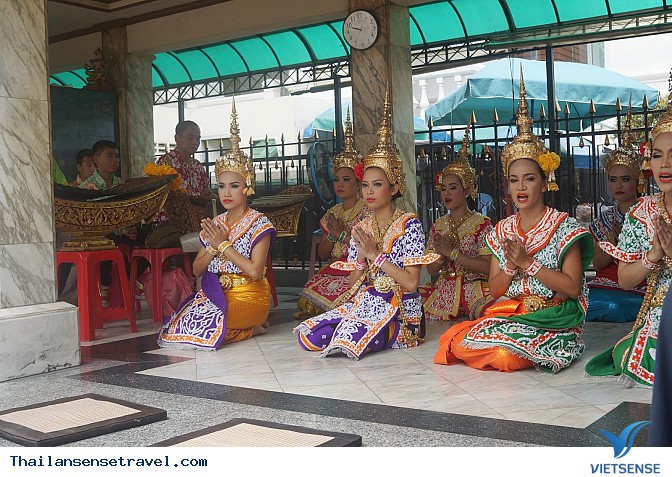 BangKok rực rỡ sắc hoa mùa lễ hội - Ảnh 1