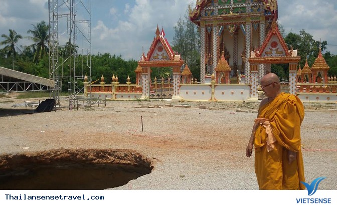 Do quá hạn hán Thái Lan đã xuất hiện hố tử thần - Ảnh 4