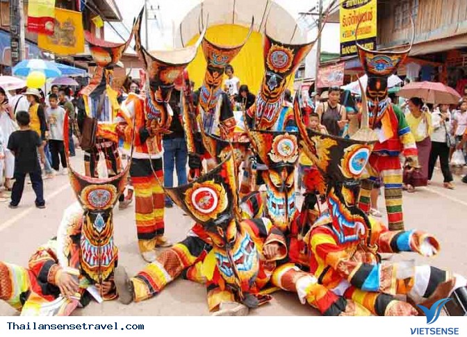 Thái Lan đến với lễ hội ma xó Pee Ta Khon - Ảnh 1