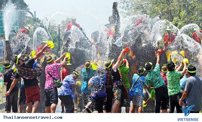 Lễ hội Songkran ở Chiang Mai