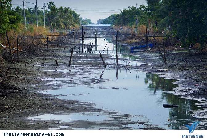 Lễ hội té nước ở Thái Lan vẫn diễn ra khi cả nước đang bị hạn hán - Ảnh 6 Lễ hội té nước ở Thái Lan vẫn diễn ra khi cả nước đang bị hạn hán - Ảnh 6