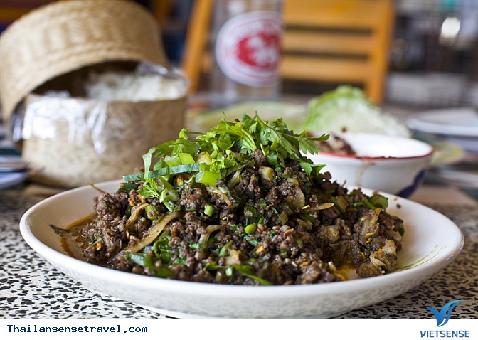 Larb Mote Daeng
