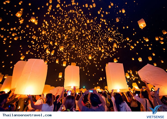 Ý nghĩa sâu xa mà lễ hội thả đèn trời mang lại - Ảnh 2 Ý nghĩa sâu xa mà lễ hội thả đèn trời mang lại - Ảnh 2