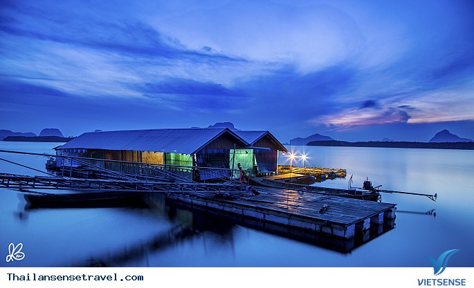 Khung cảnh bình yên của một làng chài ở Phang Nga.