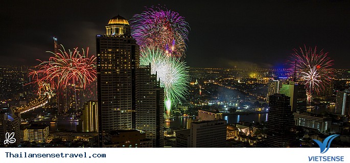 Màn pháo hoa mừng năm mới ở Bangkok.