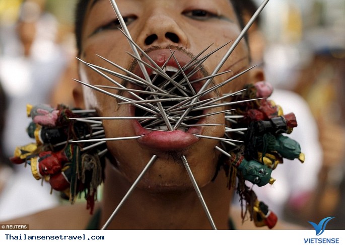 Lễ hội ăn chay hành xác