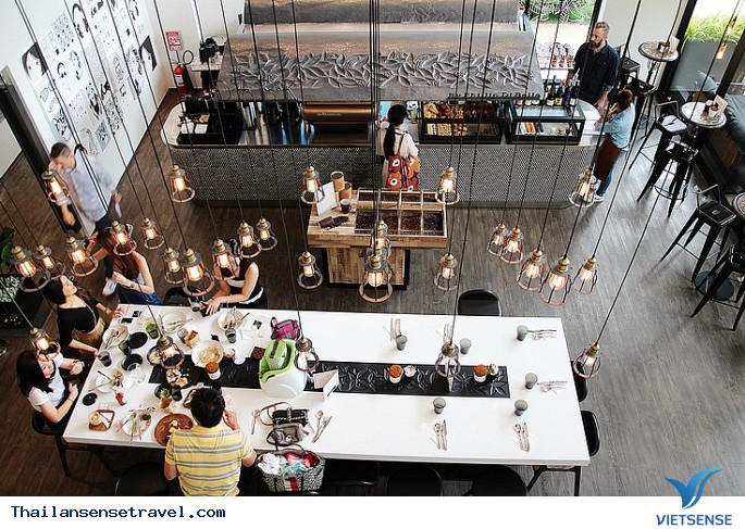 D’ark by Phillip Di Bella