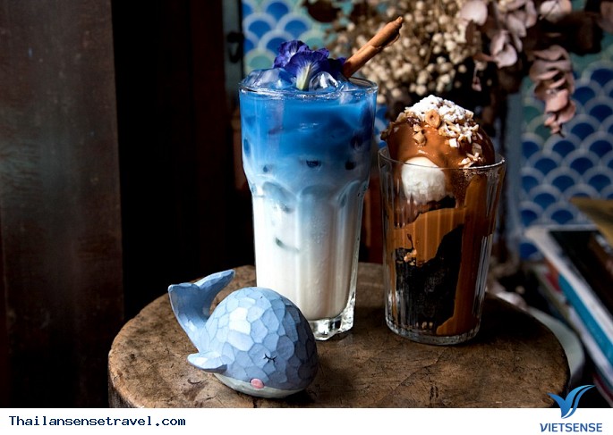 Quán cafe màu xanh nước biển độc đáo ở Bangkok - Ảnh 4 Quán cafe màu xanh nước biển độc đáo ở Bangkok - Ảnh 4