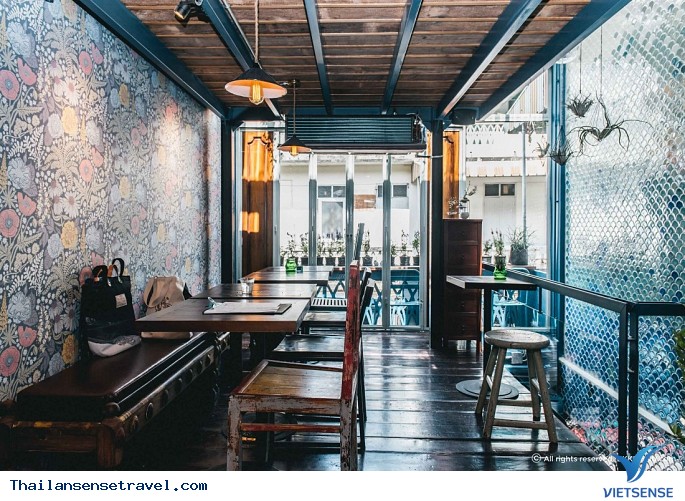 Quán cafe màu xanh nước biển độc đáo ở Bangkok - Ảnh 1 Quán cafe màu xanh nước biển độc đáo ở Bangkok - Ảnh 1