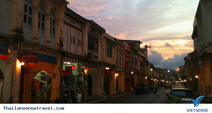 Uống cafe tại khu phố cổ Old Town Uống cafe tại khu phố cổ Old Town