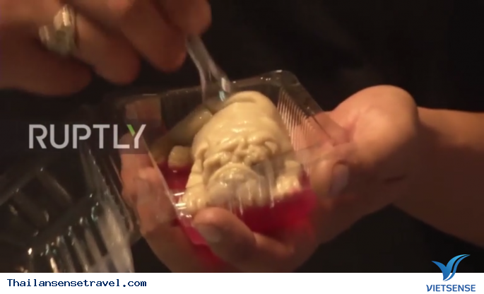 Món kem dừa với hình thù mới lạ rất thu hút khách thăm quan - Ảnh 3