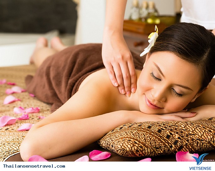 Tận hưởng dịch massage Thái