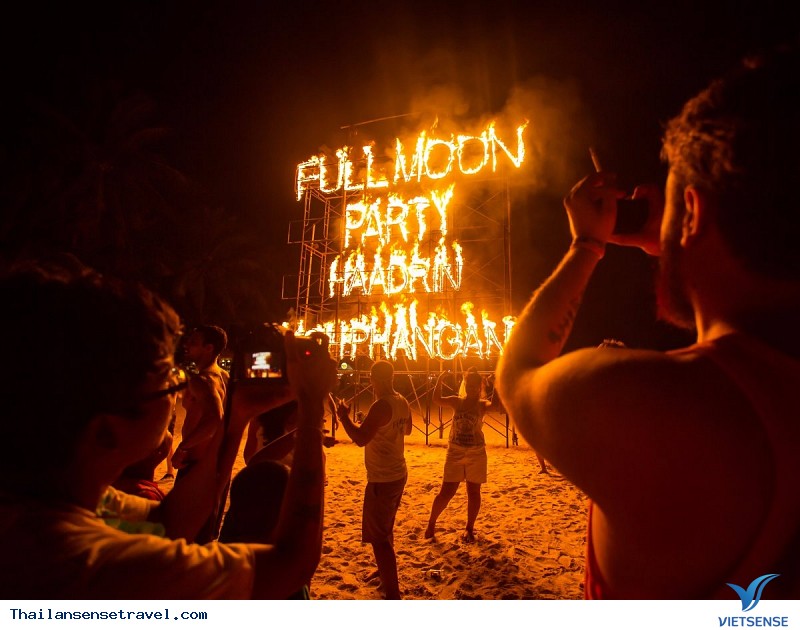 Bữa tiệc Trăng rằm Bữa tiệc Trăng rằm