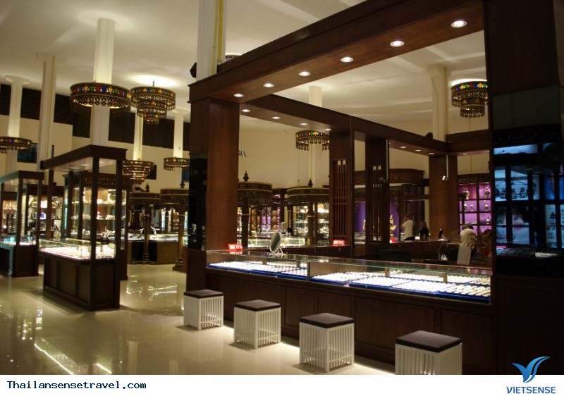 Cửa hàng buôn bán trang sức vàng bạc Cửa hàng buôn bán trang sức vàng bạc