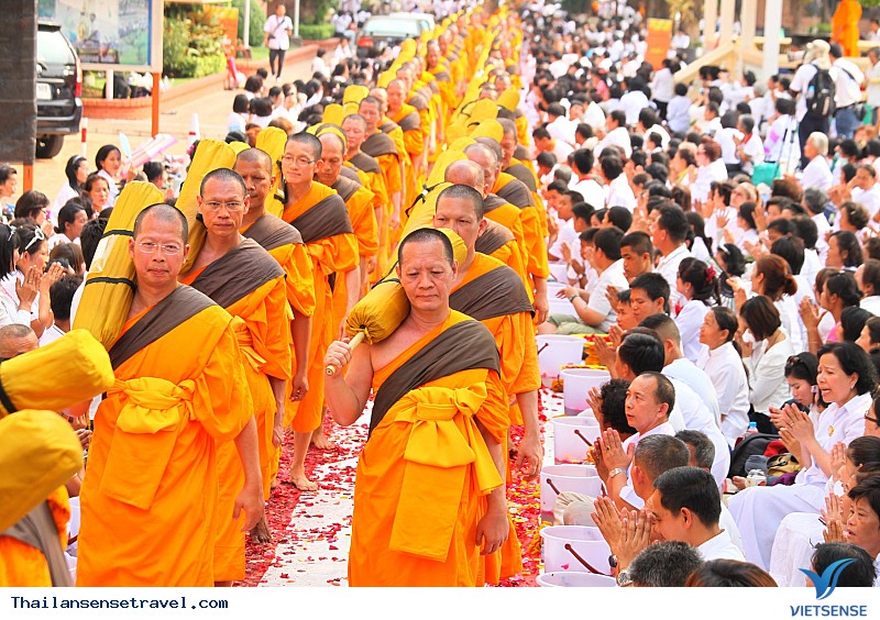 Coi trọng tôn giáo Coi trọng tôn giáo