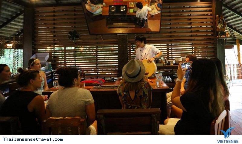 Tham gia lớp học nấu ăn